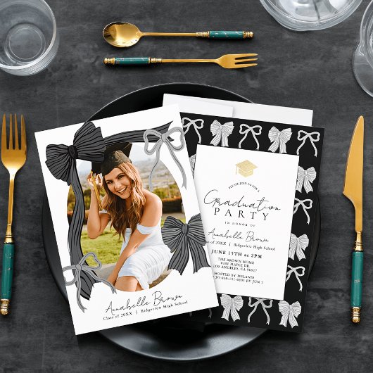 Hand-drawn Black Bows Photo Graduation Party Kaart