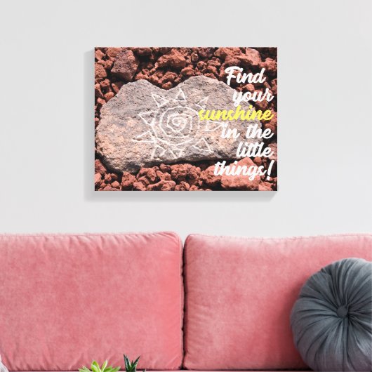 Hand Etched Sun Petroglyph on Lava Rock Canvas Afdruk (Insitu (Woonkamer))
