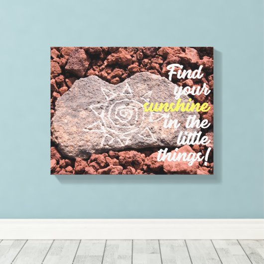 Hand Etched Sun Petroglyph on Lava Rock Canvas Afdruk (Insitu (Houten vloer))