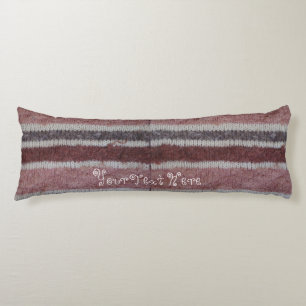 Hand gebreid bruin en biege gestreept leuk  lichaamskussen