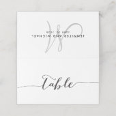 Hand geletterde scripttabelnamen Initiaal bruiloft Plaatskaartje (Buitenkant ongevouwen)