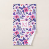 Hand geschilderd paarse bloemen gepersonaliseerd m bad handdoek (Handdoek)
