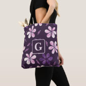 Hand geschilderd paarse bloemen gepersonaliseerd m tote bag (Dichtbij)