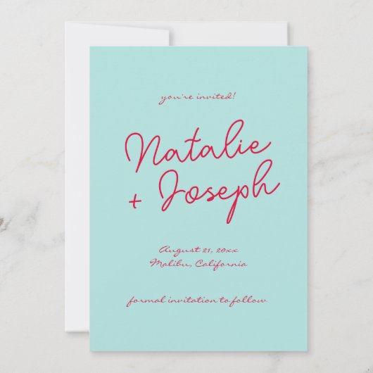 Hand geschreven kleurrijke retro funky moderne bru save the date (Achterkant)