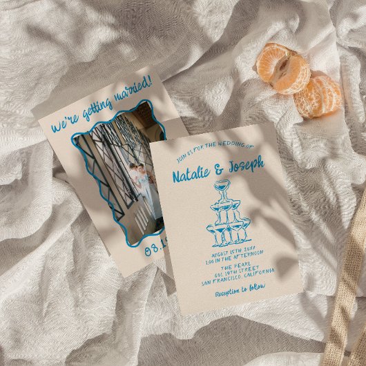 Hand getrokken blauwe eigenzinnige champagne toren kaart