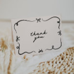 Hand getrokken boog dank u kaart<br><div class="desc">Deze handgetekende bedankkaart sjabloon met leuke handgetekende elementen en een retro-thema lettertype koppeling. Bewerk alle bewoordingen en kleuren om deze uitnodigingskaart te laten passen bij uw eigen persoonlijke stijl   evenemententhema.</div>