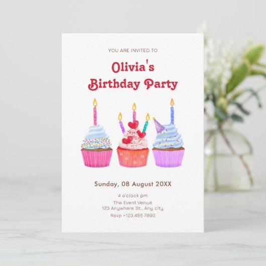 Hand getrokken cupcakes kaarslicht verjaardag kaart (Staand voorkant)