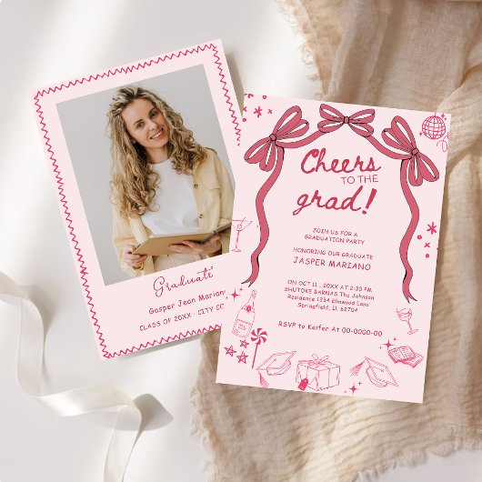 Hand getrokken Doodles grillige afstudeerfeest Kaart