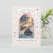 Hand getrokken grillige roze boog Doodle foto Feestdagenkaart (Staand voorkant)
