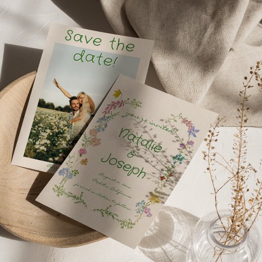 Hand getrokken kleurrijke wilde bloemen foto bruil save the date