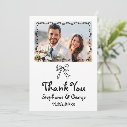 Hand getrokken krabbel kronkelen grillige bruiloft bedankkaart (Staand voorkant)