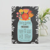 Hand getrokken Mason Jar met bloemen op schoolbord Kaart (Staand voorkant)