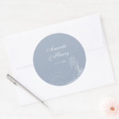 Hand getrokken paar stoffige blauwe bruiloft ronde sticker (Envelop)