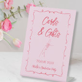 Hand getrokken Roze & Rood Afstuderen Kaarten & Ge Reclamebord Met Voetstuk