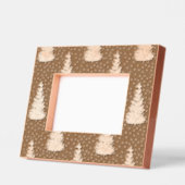 Hand getrokken sneeuw bedekt dennenboom patroon gegraveerde lijstjes (Links)