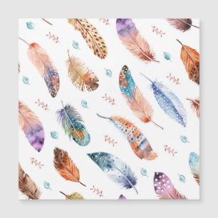 Hand getrokken veren: witte achtergrond patroon