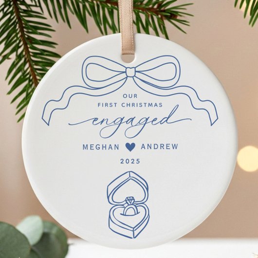Hand getrokken verloofde kerst keramisch ornament