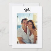 Hand getrokken zwarte bloemenkam monogram bruiloft save the date (Achterkant)