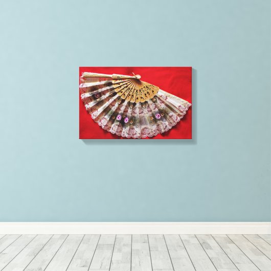  Hand Held Fan op een rode achtergrond Canvas Afdruk (Insitu (Houten vloer))