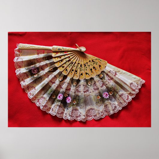  Hand Held Fan op een rode achtergrond Poster (Voorkant)