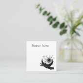 Hand holding moon and sun square visitekaartje (Staand voorkant)