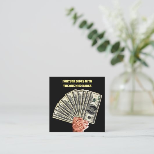 hand houden honderd dollarbiljetten geld financier vierkante visitekaartje (Staand voorkant)