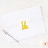 hand in gele latexhandschoen vierkante sticker (Envelop)
