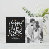 Hand-Lettered Black & Gold Happy New Year Foto Feestdagenkaart (Staand voorkant)