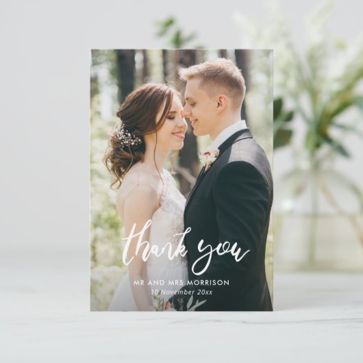 Hand lettered borsteltypografie bruiloft bedankt (Staand voorkant)