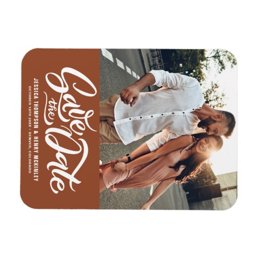 Hand Lettered Terracotta Photo Save the Date Magneet (Horizontaal)