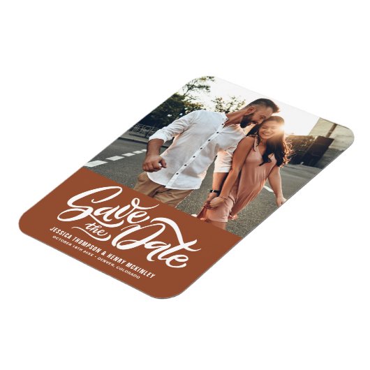Hand Lettered Terracotta Photo Save the Date Magneet (Linkerzijde)