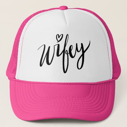 Hand lettered WIFEY vrachtwagenhoed voor nieuwe vr Trucker Pet (Voorkant)