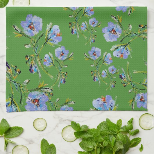 Hand-Painted Blue Flowers on Lovely Green Tea Towe Theedoek (Gevouwen)
