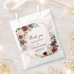 Hand tekening bordeaux bloemen gouden salie bruilo bedankzakje