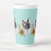 Hand tekening grappige schattige thai kat met bloe latte mok (Voorkant)