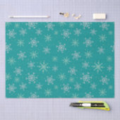 Handbeschilderd wit & Aqua Snowflakes op Blauwgroe Tissuepapier (Craft)