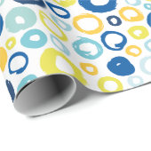 Handbeschilderde cirkels in blauw en geel cadeaupapier (Rol Hoek)