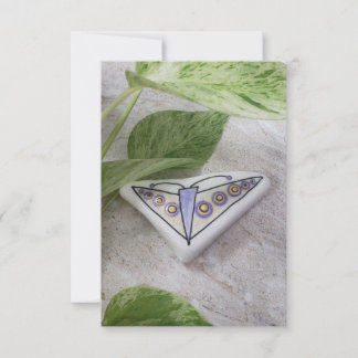 Handbeschilderde Paarse vlinder op Santorini-steen