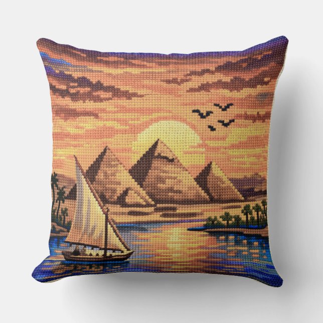 Handcrafted-Effect Giza Pyramids & Nile Sunset  Kussen (Voorkant)
