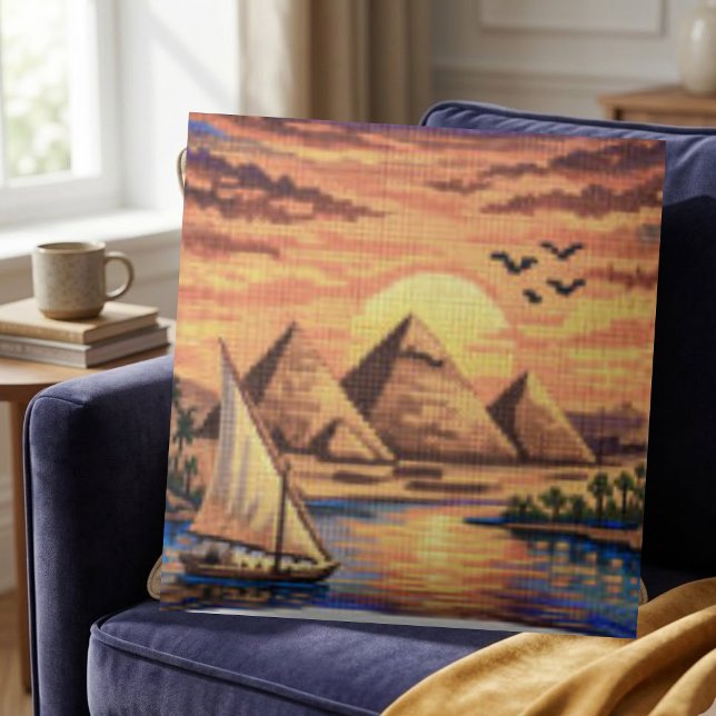 Handcrafted-Effect Giza Pyramids & Nile Sunset  Kussen (Creator heeft geüpload)