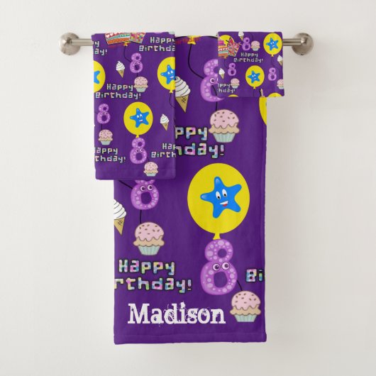 Handdoeksets, #8 Happy 8th Birthday Paars Bad Handdoek (Insitu)