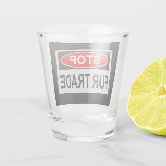 Handelsmerk stoppen rood shot glas (Achterkant)