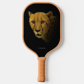 Handelspans met een Magnificante Cheetah Pickleball Paddle (Achterkant)