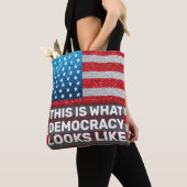 Handen af van glitter Dit is hoe democratie eruit  Tote Bag (Dichtbij)