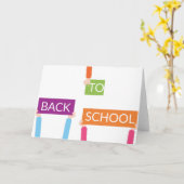 Handen die BACK TO SCHOOL-borden vasthouden Kaart (Gele Bloem)