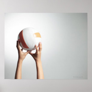 Handen die een volleybal vasthouden, handen dicht poster