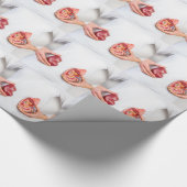 Handen die model houden van menselijk nierorgaan o cadeaupapier (Hoek)