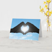 Handen in Hartvorm Silhouet tegen Blauwe Lucht Kaart (Gele Bloem)