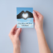 Handen in Heart Shape Silhouette op Blue Sky Flyer (Hand)
