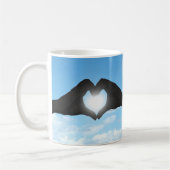 Handen in Heart Shape Silhouette op Blue Sky Koffiemok (Links)